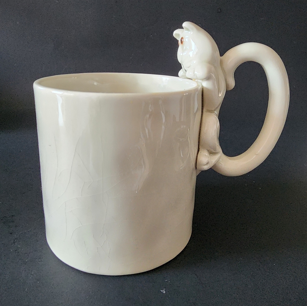 Vintage 1977 Fitz & Floyd "Catnap" Mug 3D Cat Handle & Fish White 3" High